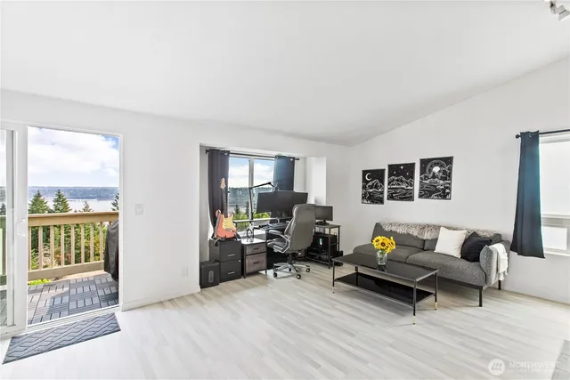 $299,000 | 1745 West Sunn Fjord Lane, Unit H307, Bremerton, WA 98312