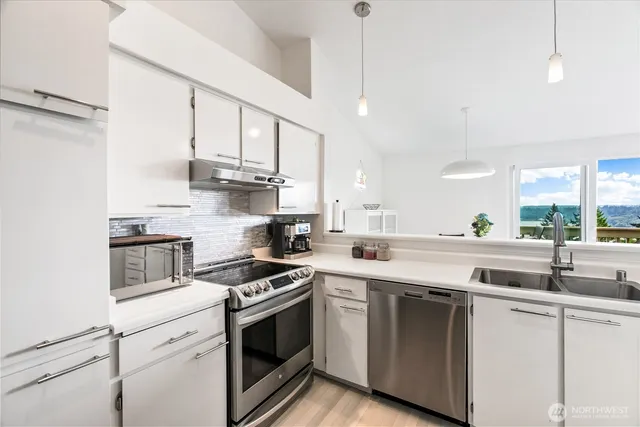 $299,000 | 1745 West Sunn Fjord Lane, Unit H307, Bremerton, WA 98312