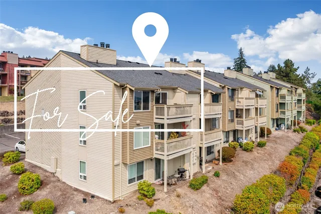 $299,000 | 1745 West Sunn Fjord Lane, Unit H307, Bremerton, WA 98312