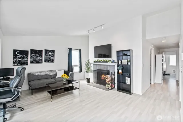 $299,000 | 1745 West Sunn Fjord Lane, Unit H307, Bremerton, WA 98312