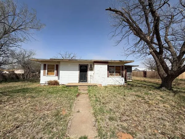 $25,000 | 724 16th Street, Colorado City, TX 79512