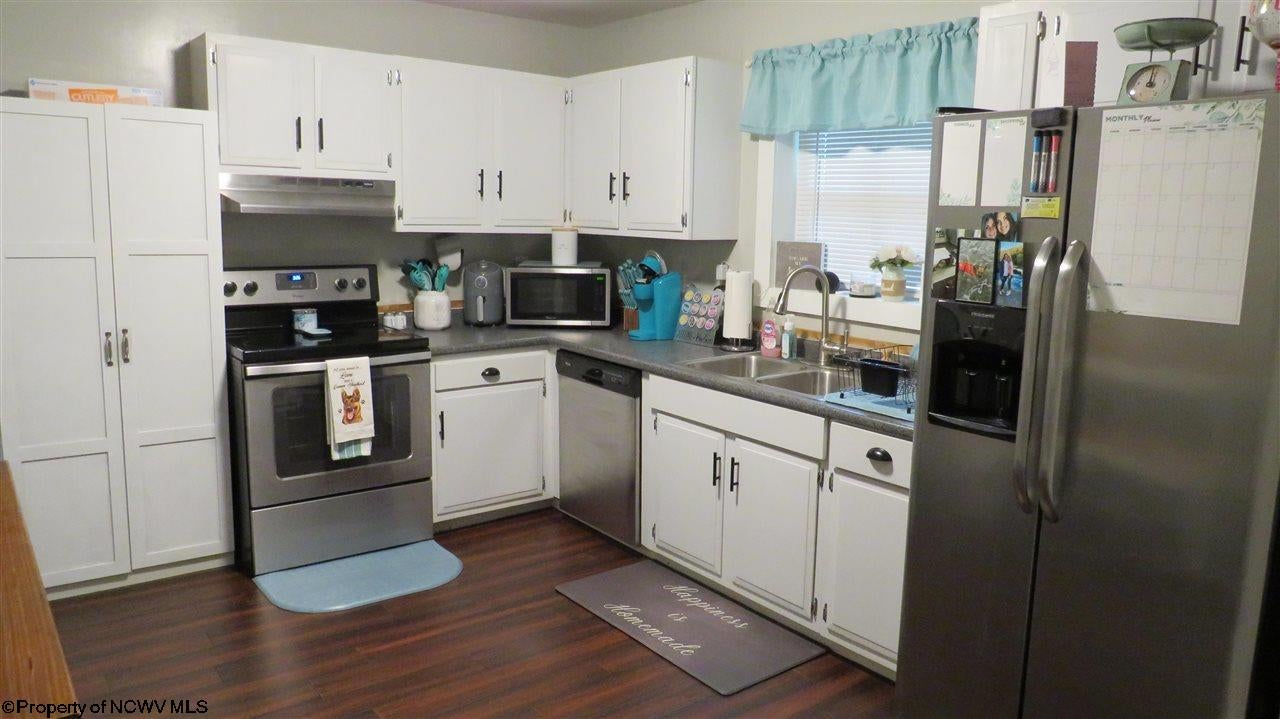 1720 Hillcrest Road Fairmont, WV 26554 - Photo 11 of 27 Gallery Image 11