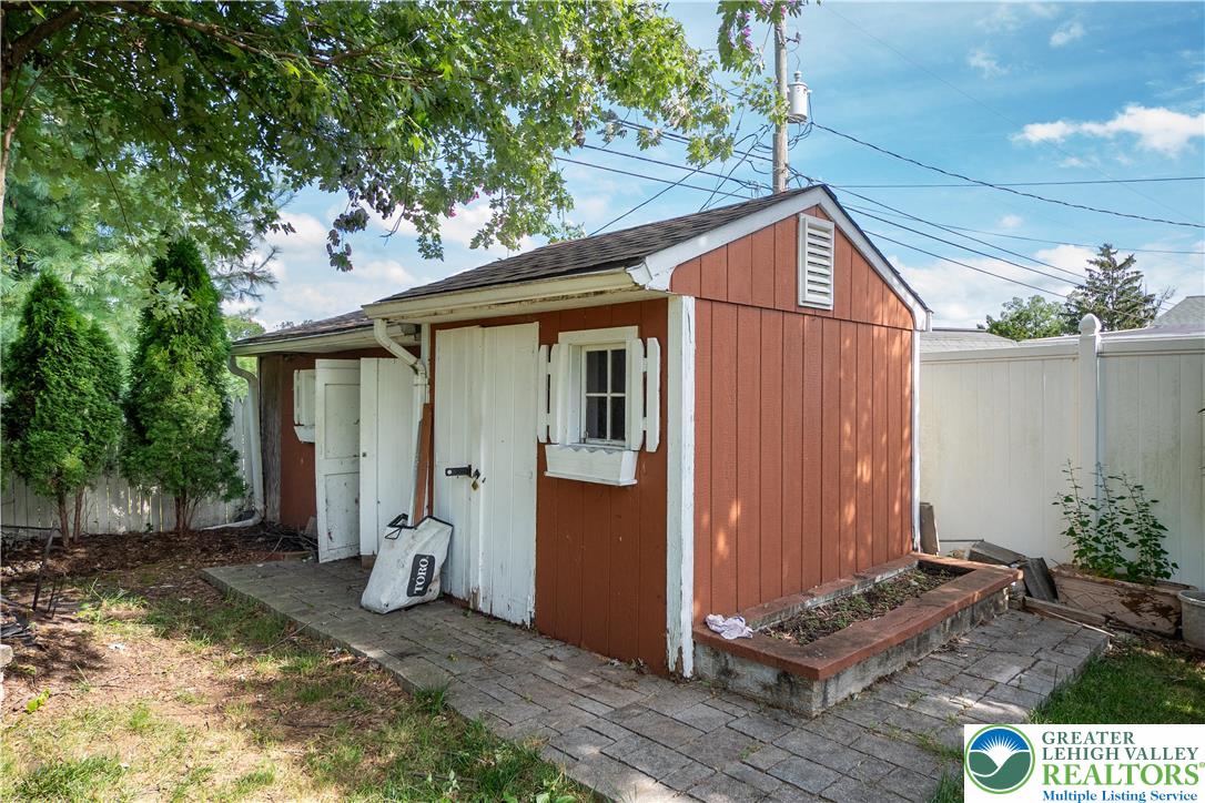 4457 Spring Drive Center Valley, PA 18034 - Photo 33 of 49