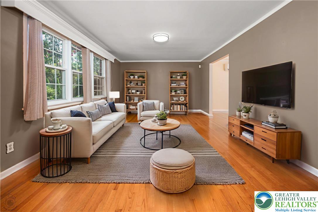 4457 Spring Drive Center Valley, PA 18034 - Photo 9 of 49