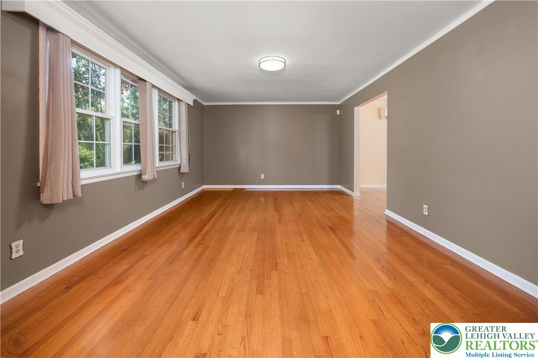 4457 Spring Drive Center Valley, PA 18034 - Photo 10 of 49