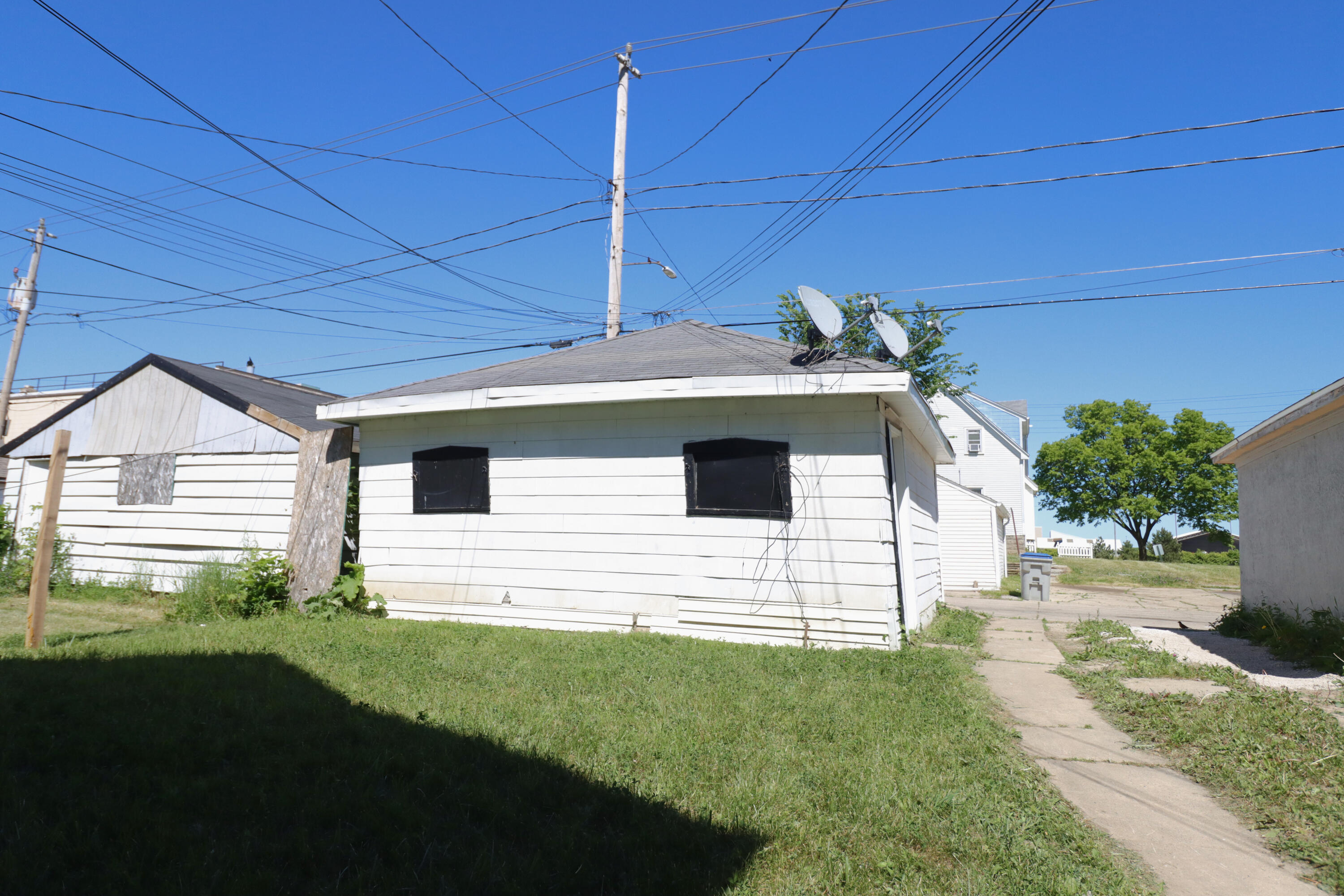 3716 North 36th Street Milwaukee, WI 53216 - Photo 32 of 36 IMG_7461