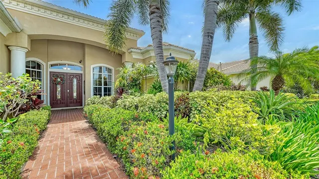 $985,000 | 15110 Sundial Place, Lakewood Ranch, FL 34202