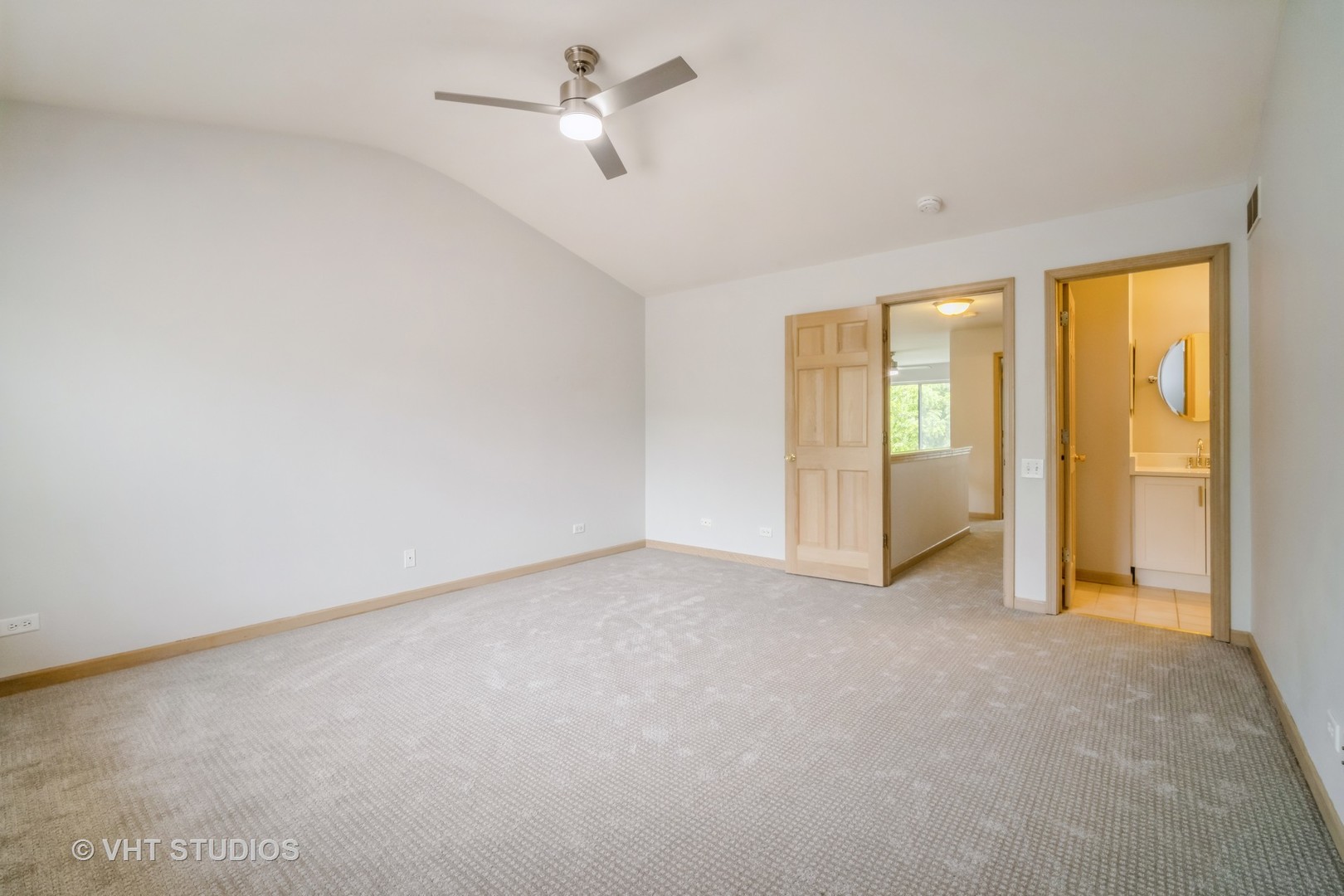 417 Locksley Drive Streamwood, IL 60107 - Photo 19 of 25 a view of an empty room with a window