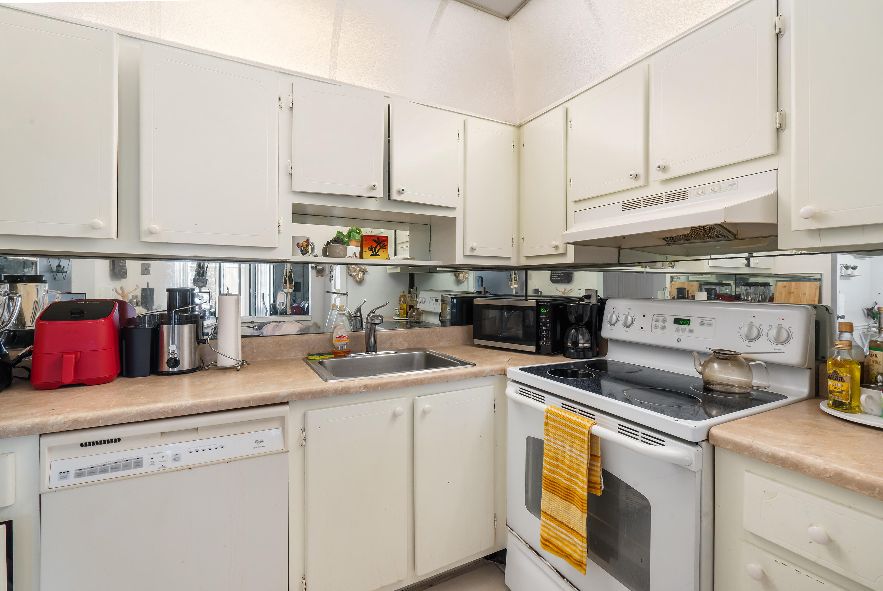 9355 Southwest 8th Street, Unit 323 Boca Raton, FL 33428 - Photo 8 of 46 9355 SW 8th St 8-3