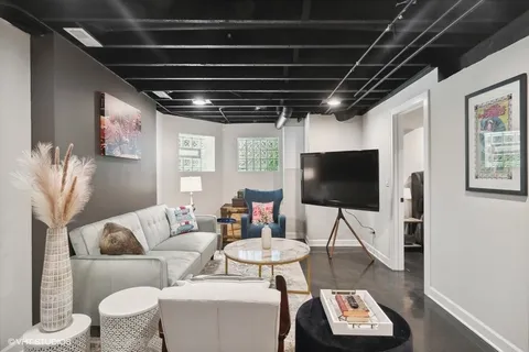 $1,100,000 | 6522 North Greenview Avenue, Chicago, IL 60626