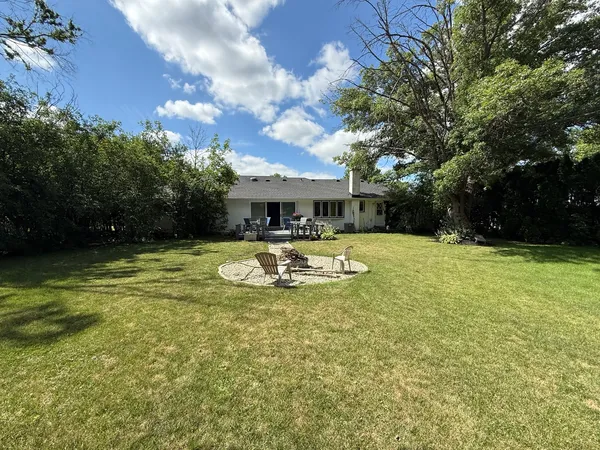 $734,000 | 4 Yorkshire Drive, Lincolnshire, IL 60069