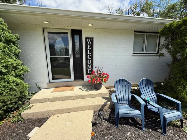 $734,000 | 4 Yorkshire Drive, Lincolnshire, IL 60069