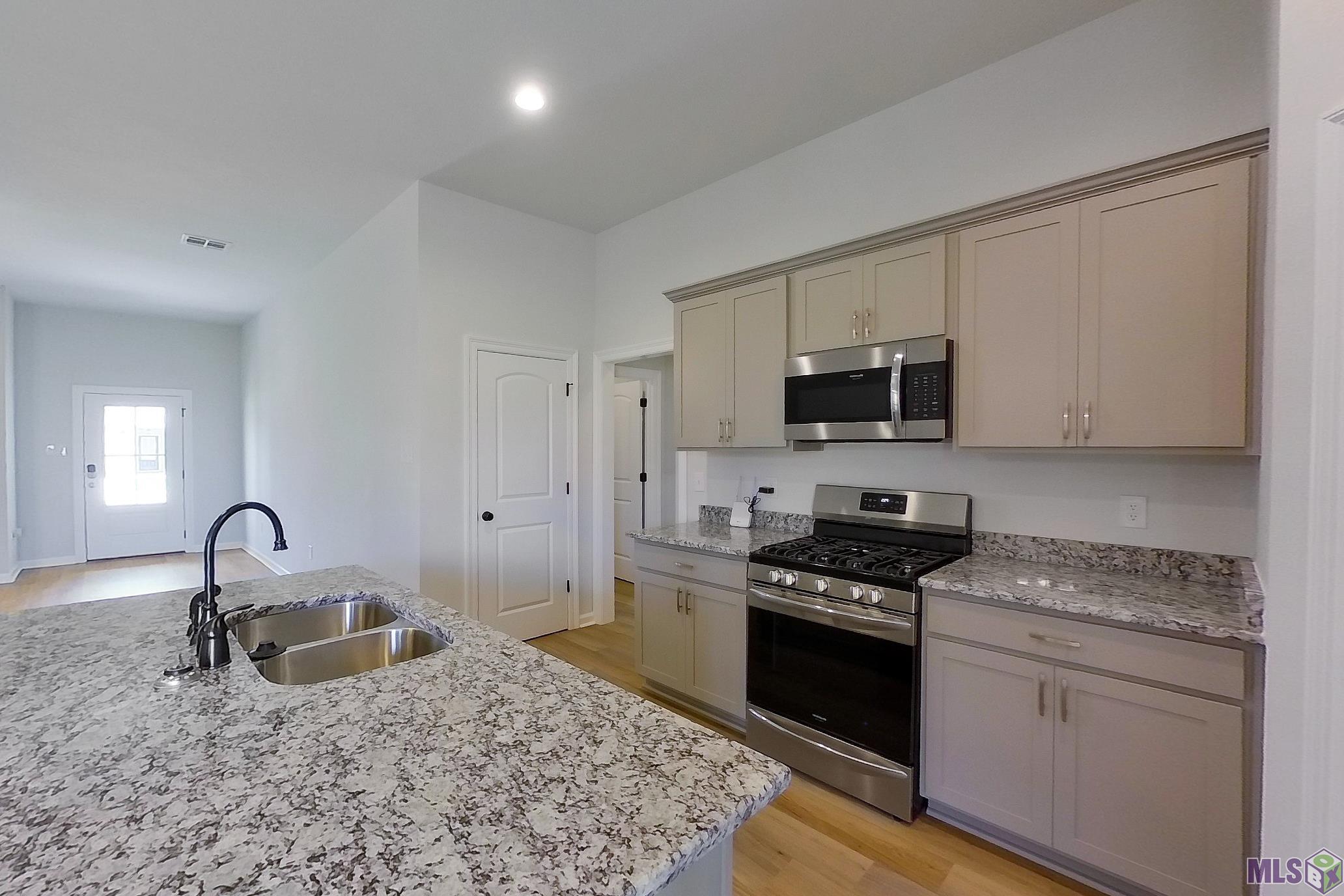 126 Alpine Meadows Lane Lafayette, LA 70506 - Photo 4 of 17