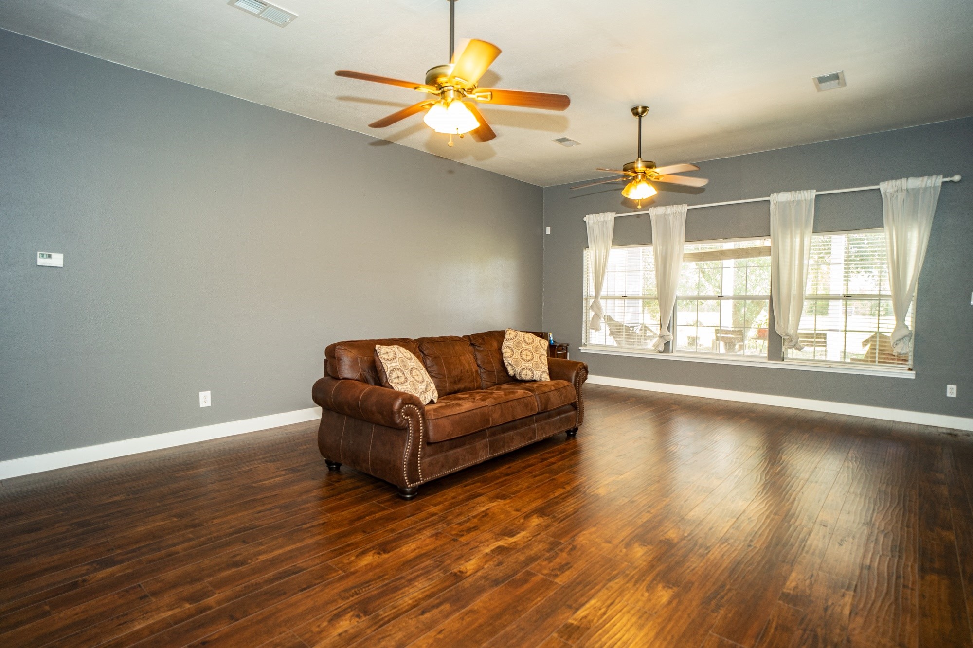 1302 Southfork Lane Rosharon, TX 77583 - Photo 7 of 22