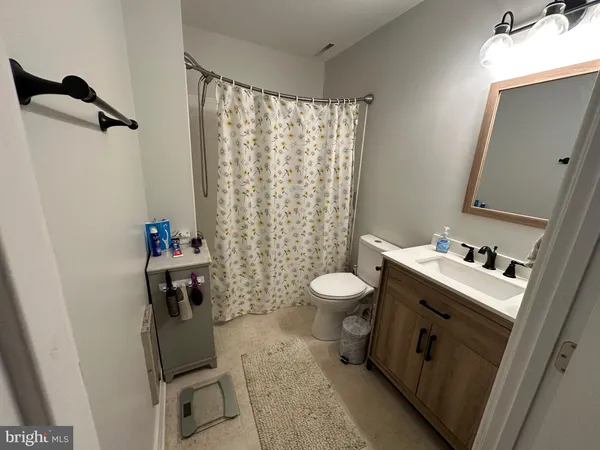 $1,725 | 822 Caroline Street, Unit 4, Fredericksburg, VA 22401