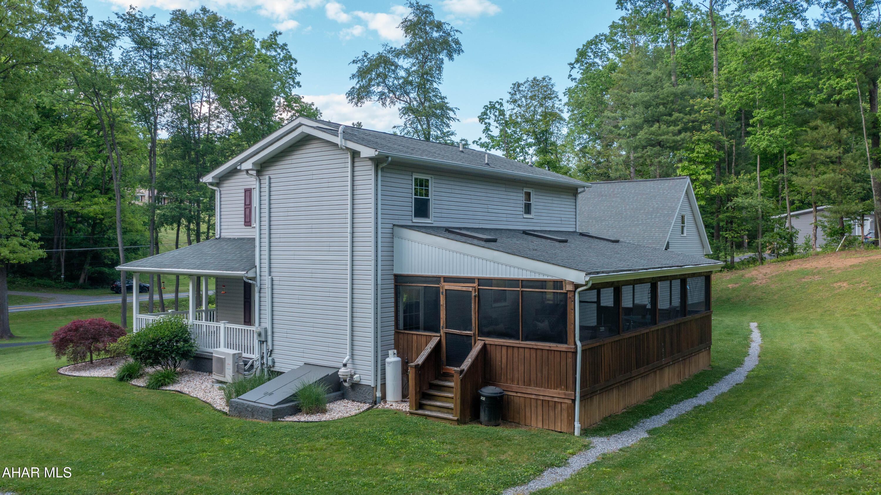 2707 Pennington Road Tyrone, PA 16686 - Photo 16 of 66