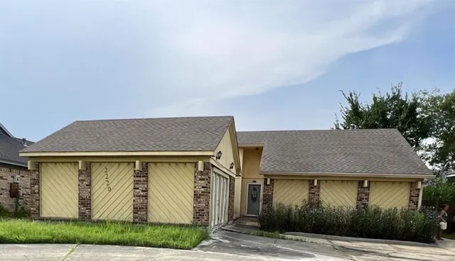 $179,900 | 2220 Killington Drive, Harvey, LA 70058