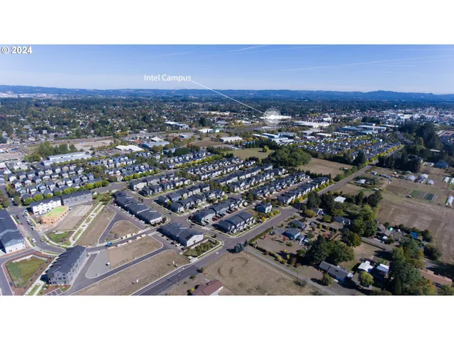 $999,000 | Southeast Davis Road, Hillsboro, OR 97123