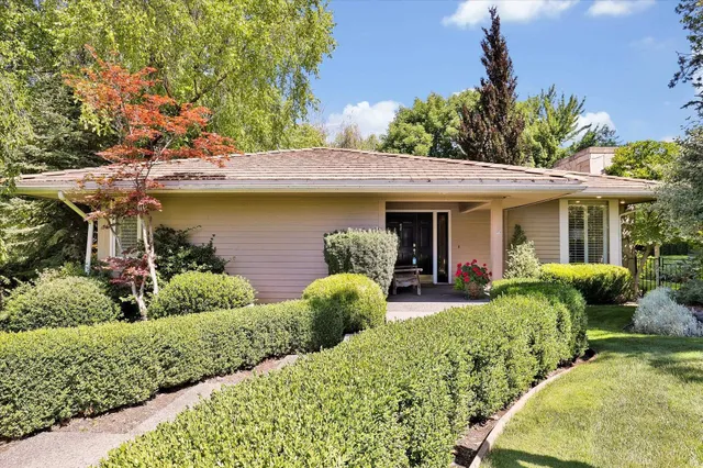 $899,950 | 4402 South St Andrews Lane, Spokane, WA 99223