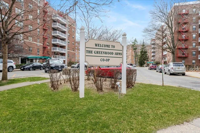 $224,000 | 85-10 151st Avenue, Unit 5E | Lindenwood