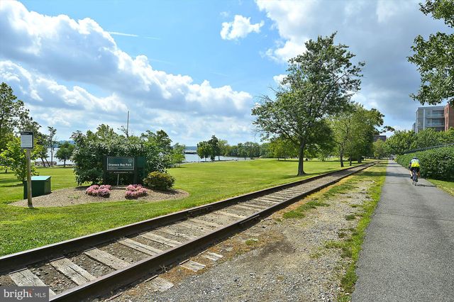 $410,000 | 520 John Carlyle Street, Unit 407, Alexandria, VA 22314