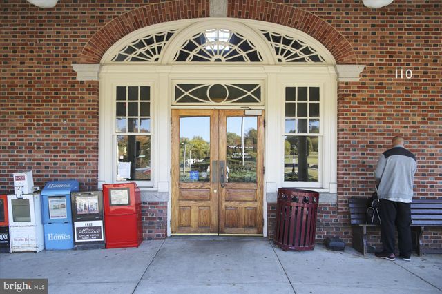 $410,000 | 520 John Carlyle Street, Unit 407, Alexandria, VA 22314