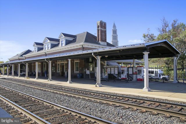 $410,000 | 520 John Carlyle Street, Unit 407, Alexandria, VA 22314