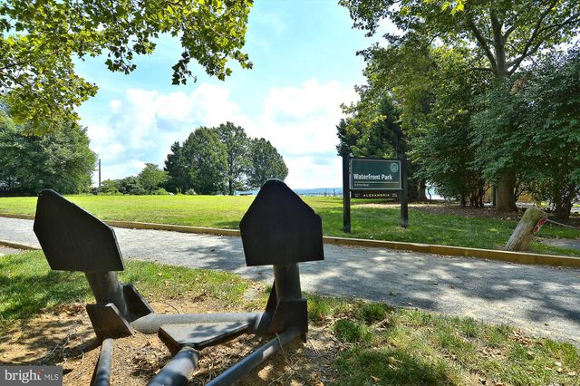 $410,000 | 520 John Carlyle Street, Unit 407, Alexandria, VA 22314