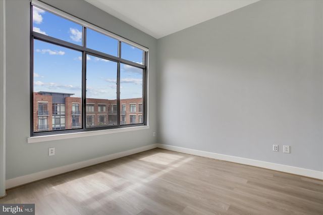 $410,000 | 520 John Carlyle Street, Unit 407, Alexandria, VA 22314