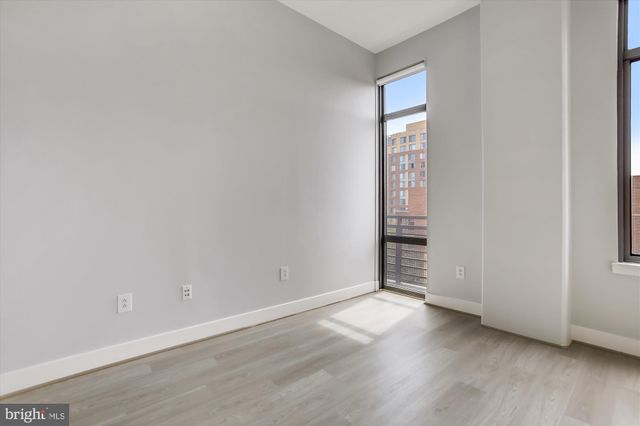 $410,000 | 520 John Carlyle Street, Unit 407, Alexandria, VA 22314