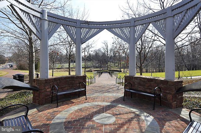 $410,000 | 520 John Carlyle Street, Unit 407, Alexandria, VA 22314