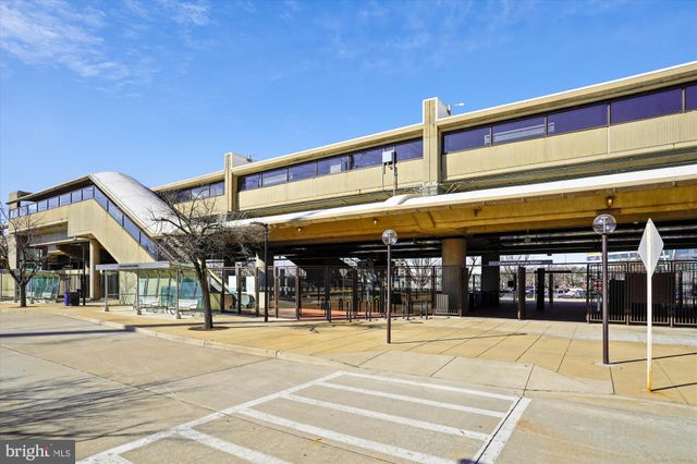 $410,000 | 520 John Carlyle Street, Unit 407, Alexandria, VA 22314