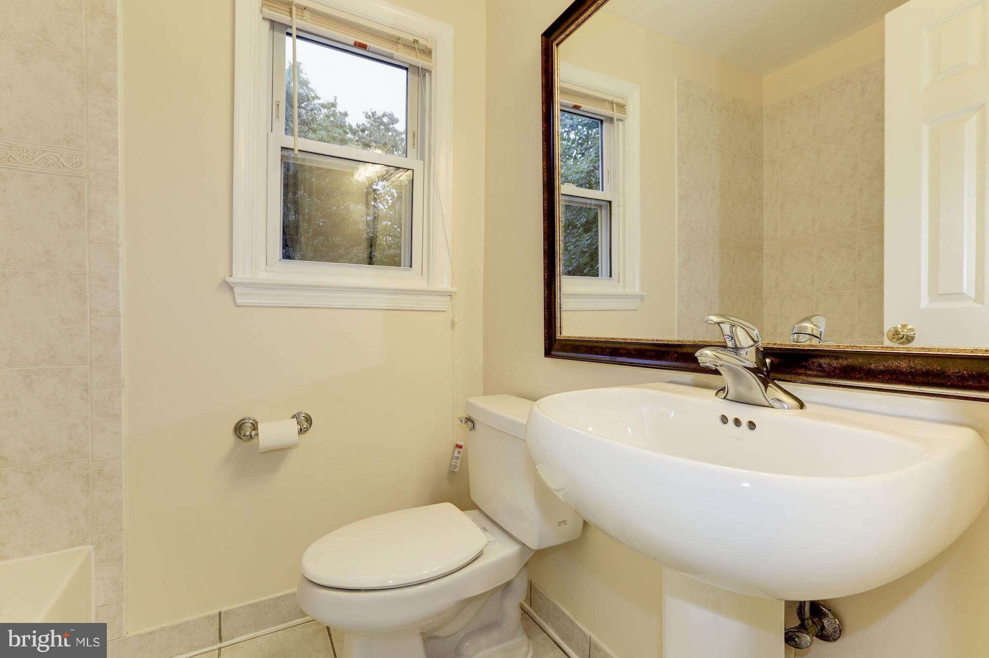 1401 Windham Lane Silver Spring, MD 20902 - Photo 8 of 30 Main Level Full Bathroom