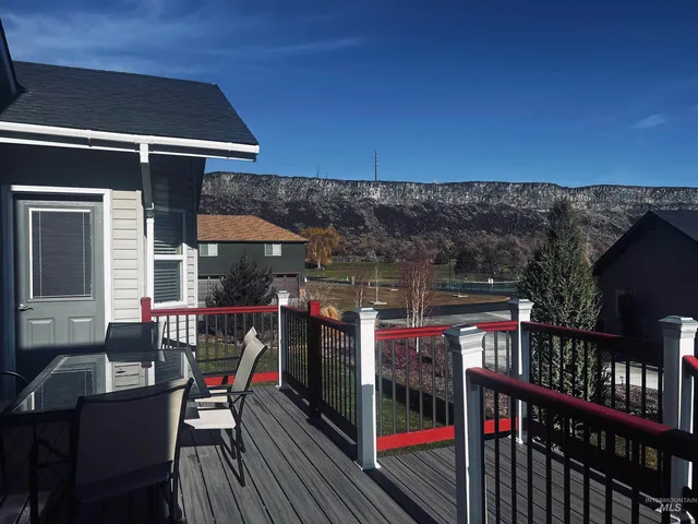 $695,000 | 113 Clear Lake Lane, Buhl, ID 83316