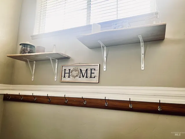 $695,000 | 113 Clear Lake Lane, Buhl, ID 83316