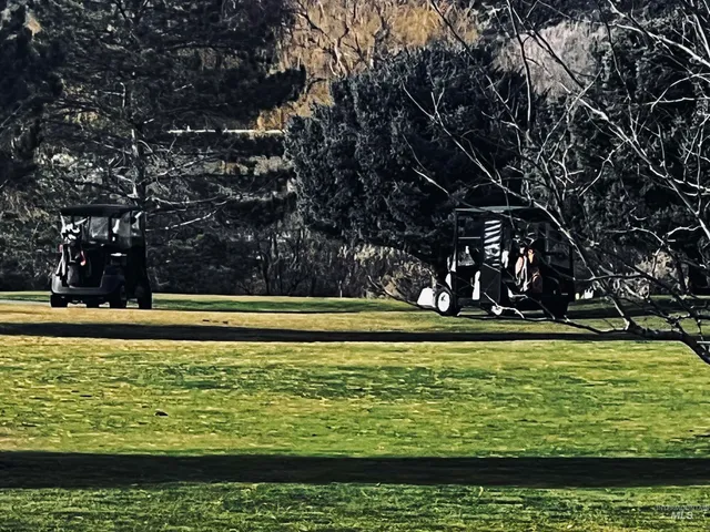 $695,000 | 113 Clear Lake Lane, Buhl, ID 83316