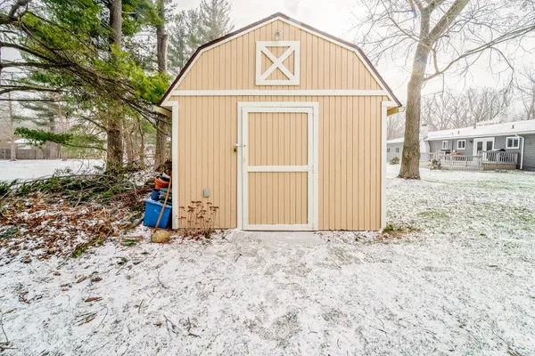 $374,900 | 5160 Whipple Lake Road, Clarkston, MI 48348