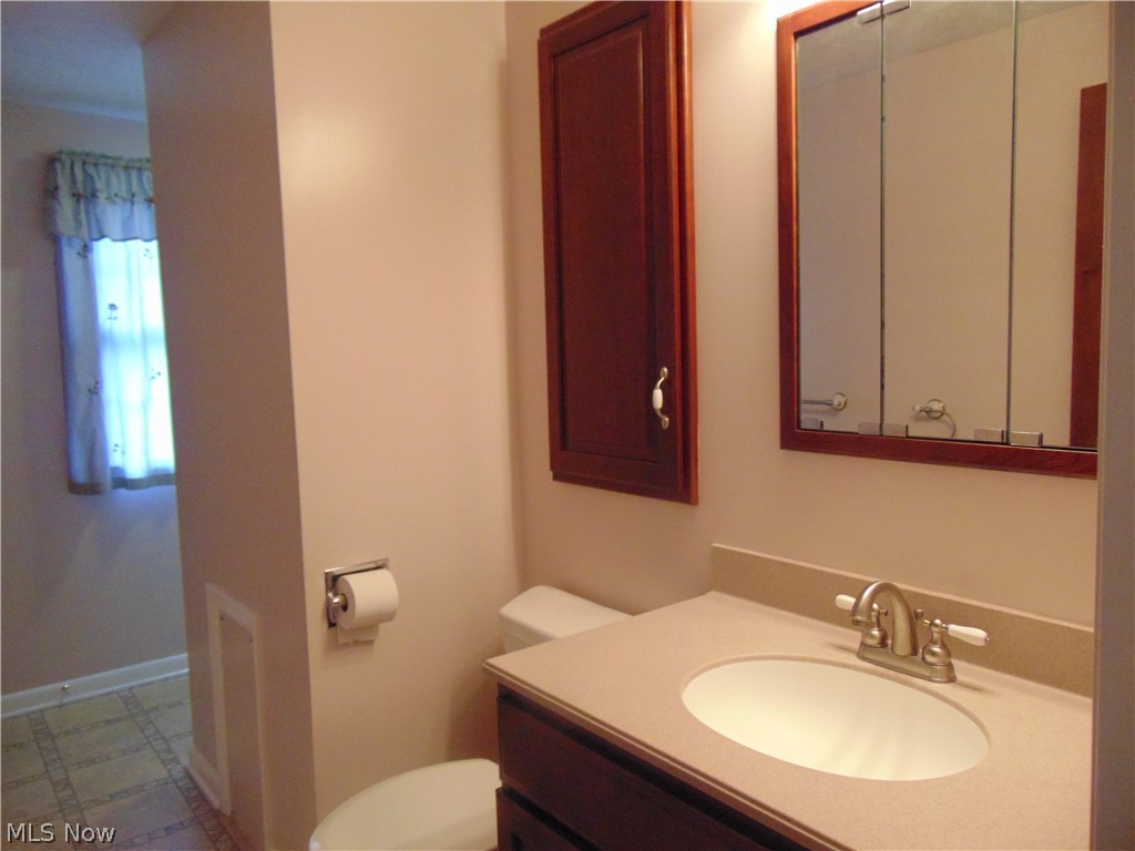 6391 Coleridge Road Painesville, OH 44077 - Photo 12 of 28