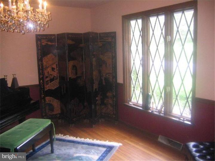 851 Pheasant Run Road West Chester, PA 19382 - Photo 12 of 24 Living Room