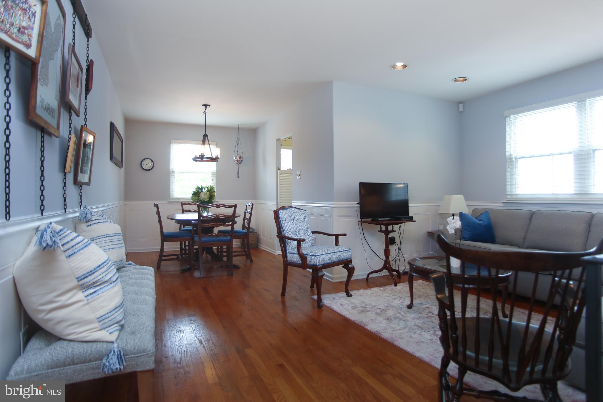 242 Springfield Avenue Philadelphia, PA 19118 - Photo 5 of 24 Living/Dining area