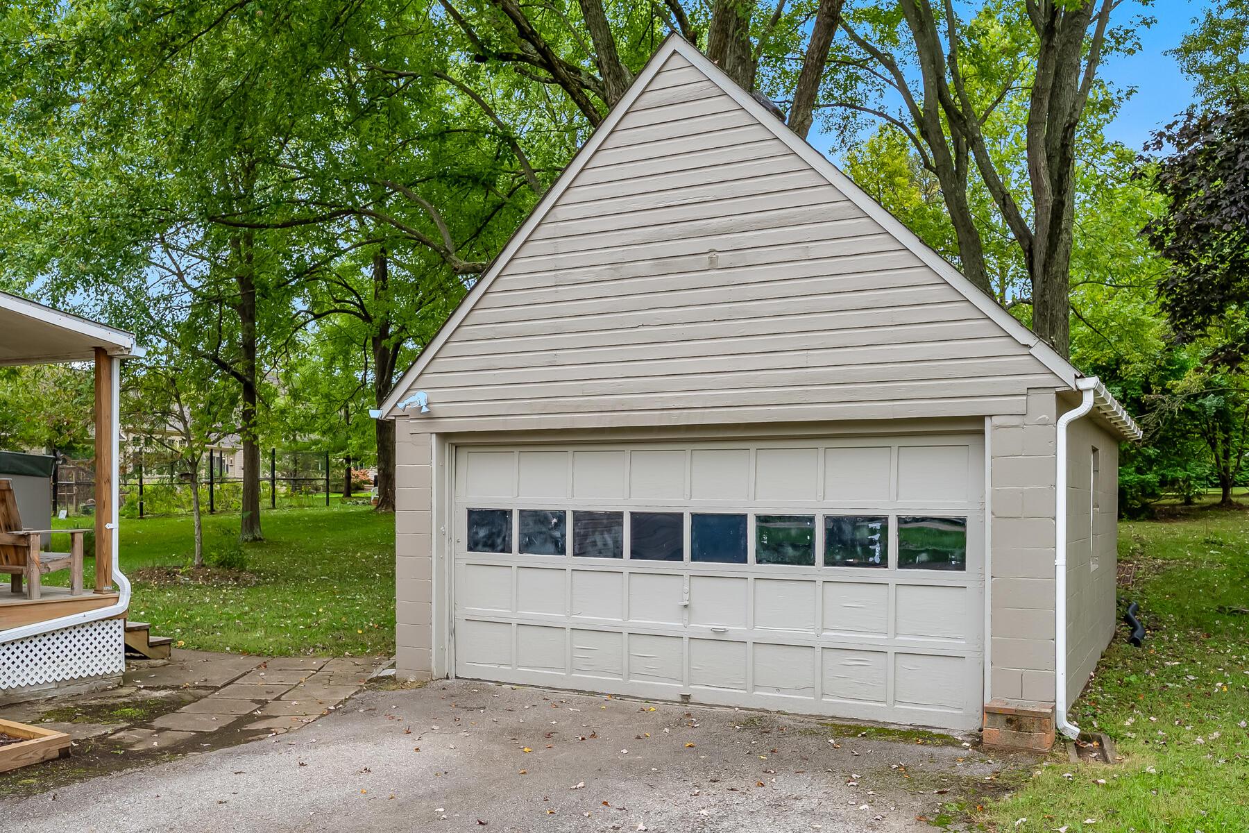 5503 Linworth Road Columbus, OH 43235 - Photo 4 of 47 Two car garage