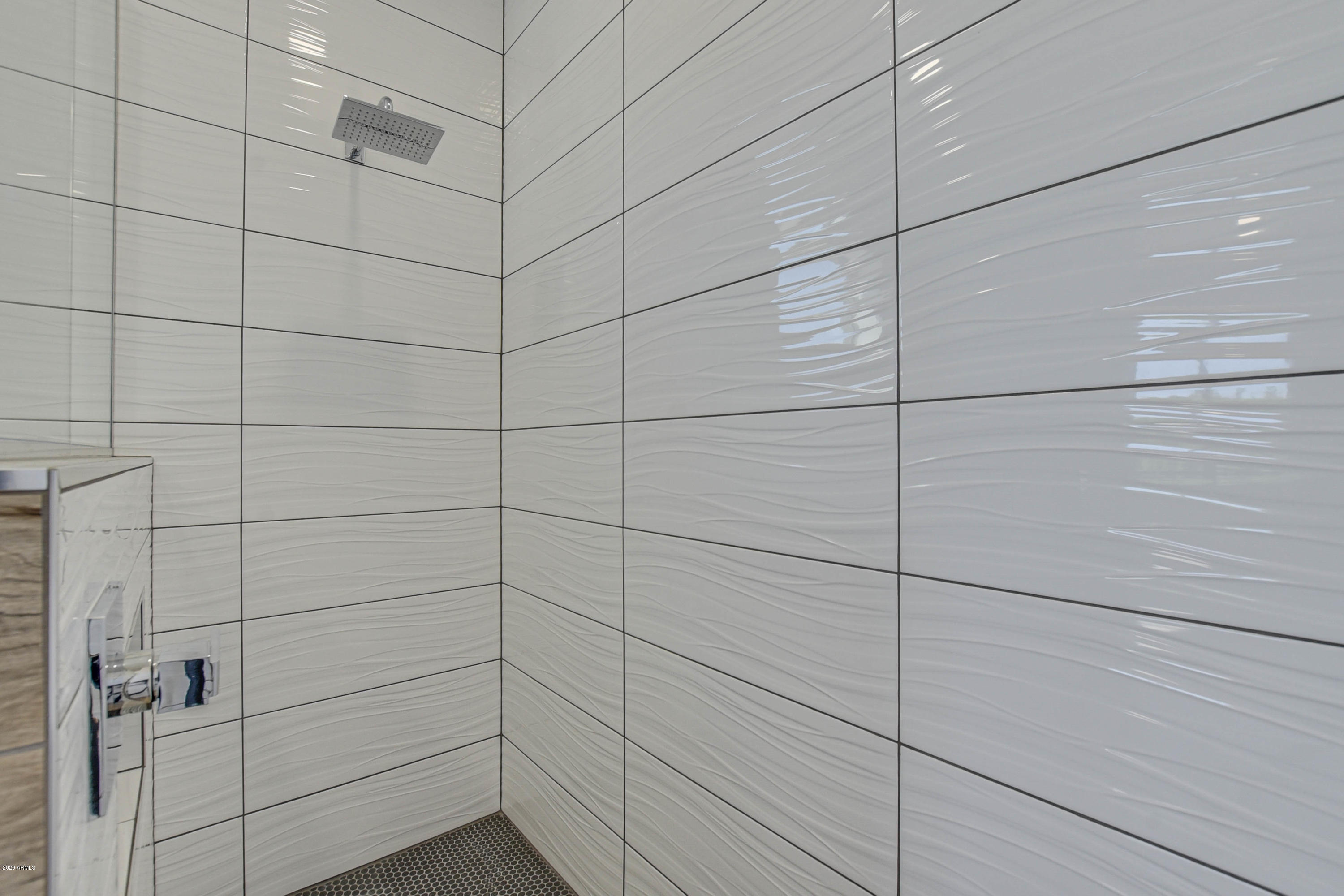 2645 East Osborn Road, Unit 6 Phoenix, AZ 85016 - Photo 25 of 43 a bathroom with a shower