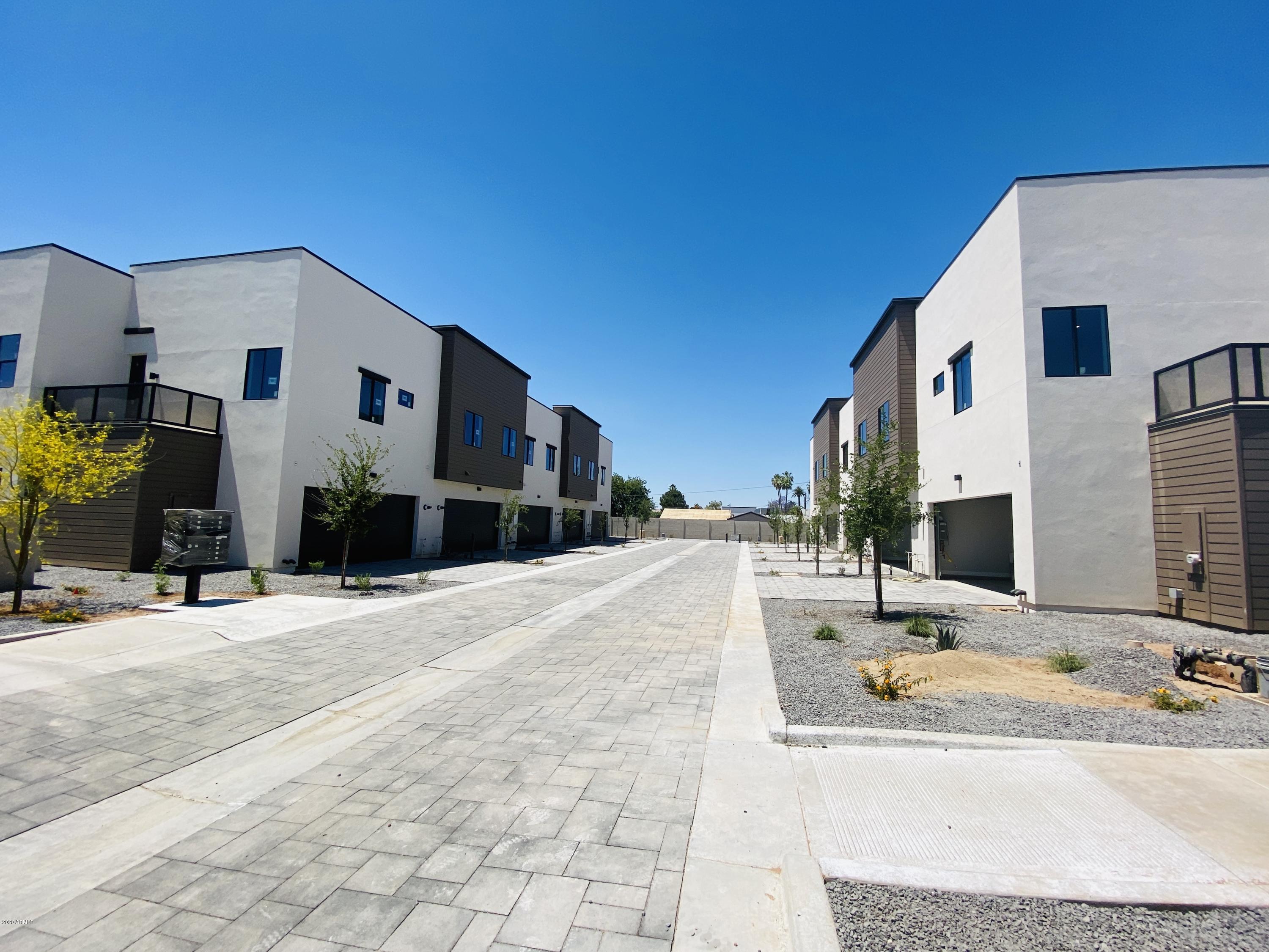 2645 East Osborn Road, Unit 6 Phoenix, AZ 85016 - Photo 7 of 43 a view of a house with a outdoor space