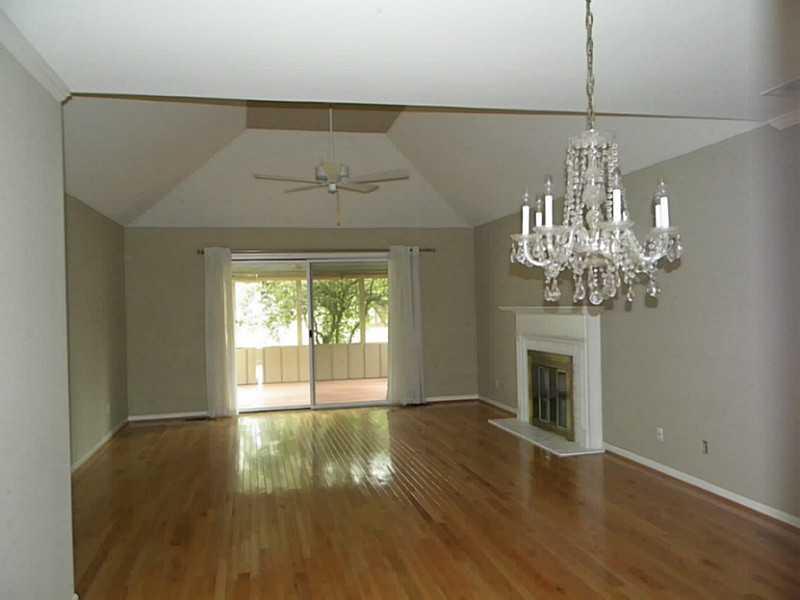 12446 Charing Cross Road Carmel, IN 46033 - Photo 3 of 11 Gallery Image 3