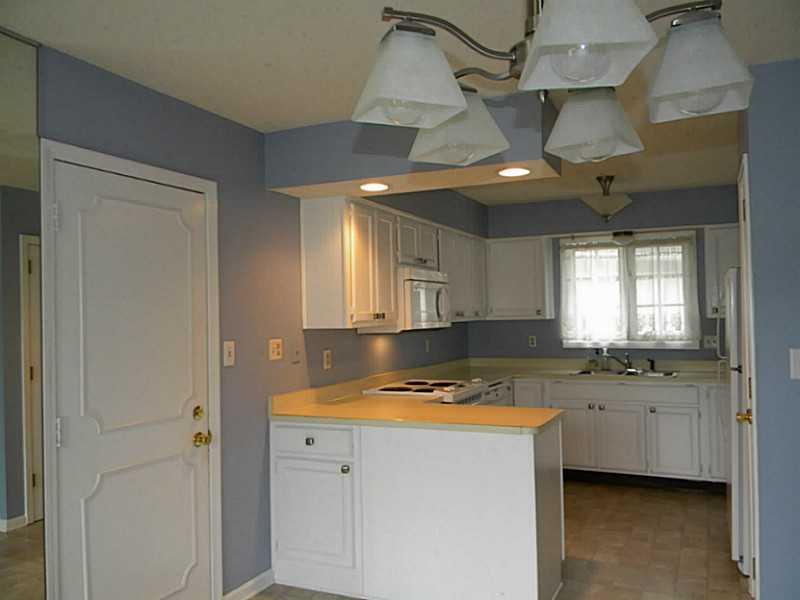 12446 Charing Cross Road Carmel, IN 46033 - Photo 6 of 11 Gallery Image 6