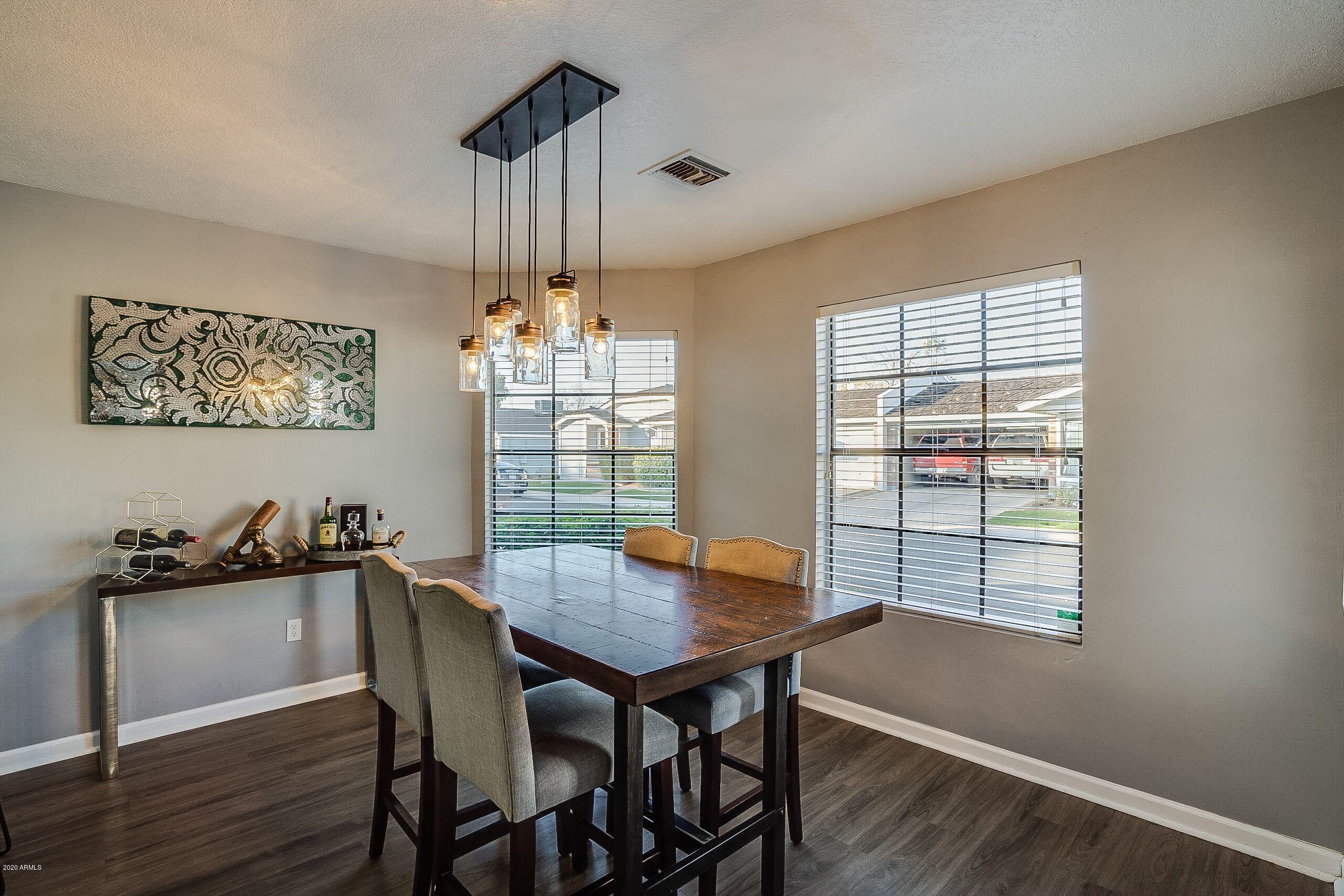 213 East Danbury Road Phoenix, AZ 85022 - Photo 8 of 30 Danbury Dining 4