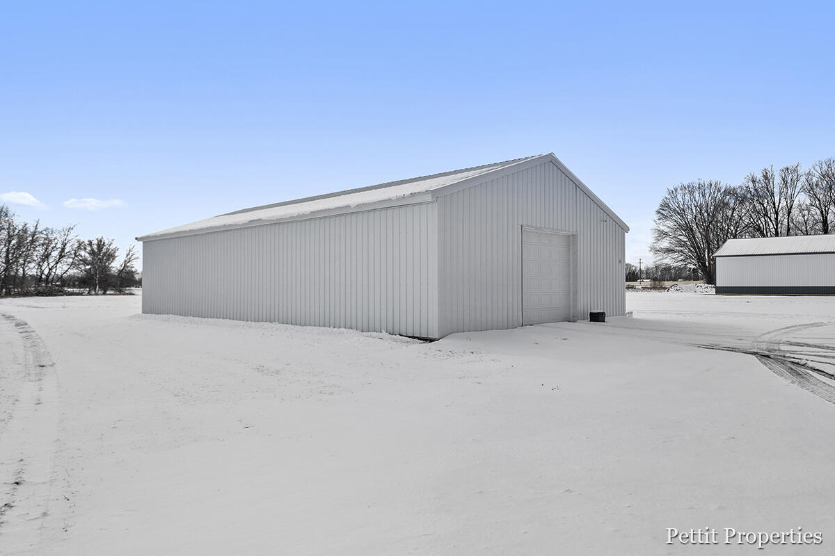 8602 East Pakes Road Crystal, MI 48818 - Photo 2 of 10 IMG_1001