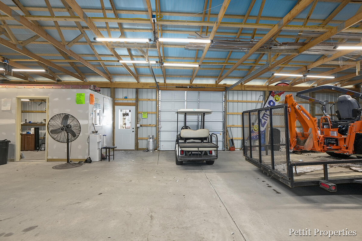8602 East Pakes Road Crystal, MI 48818 - Photo 5 of 10 IMG_1004