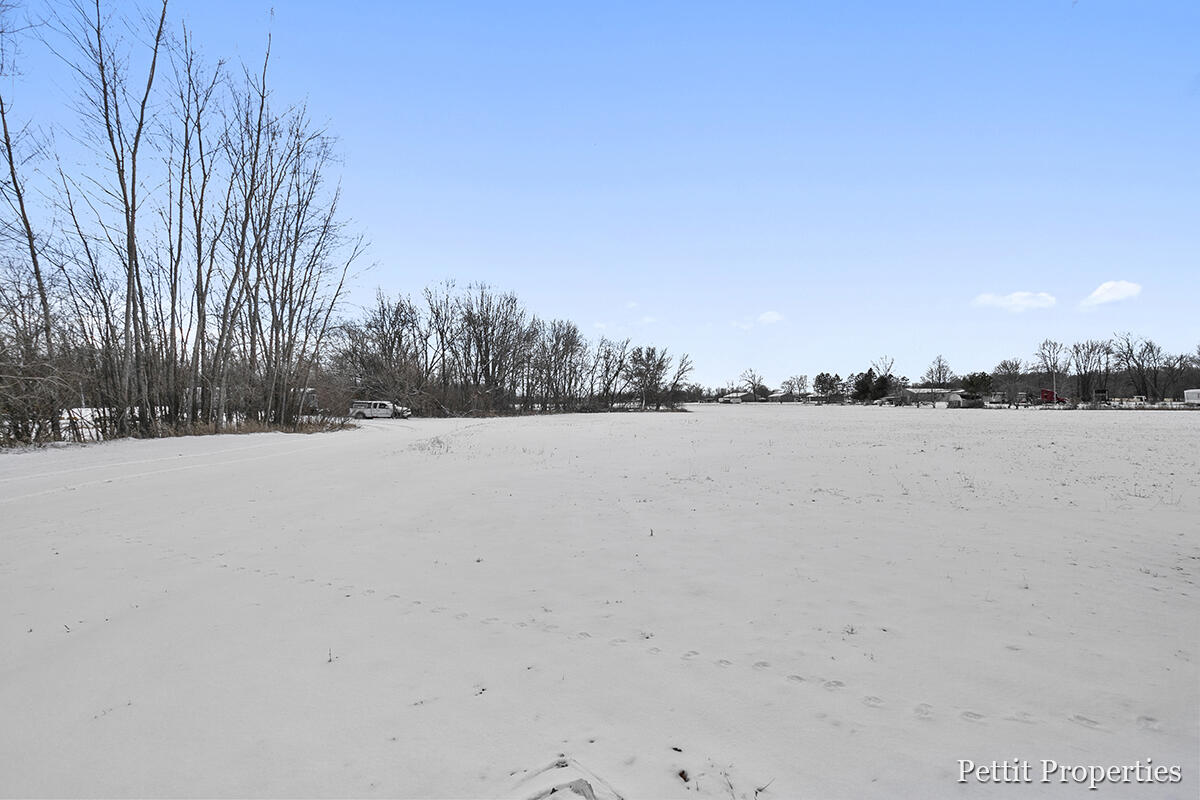 8602 East Pakes Road Crystal, MI 48818 - Photo 8 of 10 IMG_1007