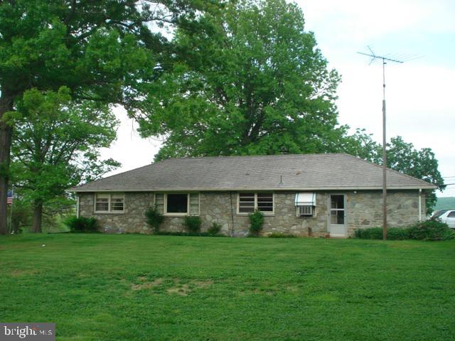 380 Camargo Road Quarryville, PA 17566 - Photo 2 of 9 Gallery Image 2